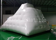 Giocattolo gonfiabile dell'acqua del PVC della saldatura a caldo commerciale/iceberg di galleggiamento per spettacolo