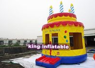 Castello rimbalzante gonfiabile della torta di compleanno felice di Drawed della mano per il diametro della famiglia 4m
