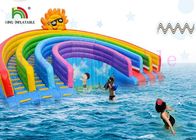 Scorrevole triplo dell'arcobaleno del PVC dei vicoli dei parchi gonfiabili UV anti- dell'acqua con la piscina per gli affitti