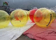 Passeggiata gonfiabile del PVC di colore giallo 1.0mm sulle palle dell'acqua/bolla dell'acqua/sfera umana