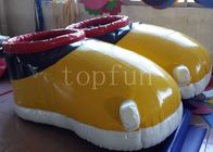 Scarpe gonfiabili gialle del PVC per il campo di calcio gonfiabile interessante di camminata della corsa