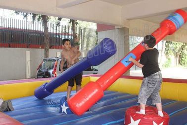 Giochi gonfiabili di sport di giostra rossa e blu del gladiatore per i bambini e gli adulti