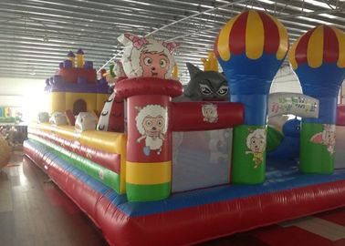 Giochi gonfiabili divertenti di sport del PVC, campo da giuoco gonfiabile dell'interno rosso per la famiglia