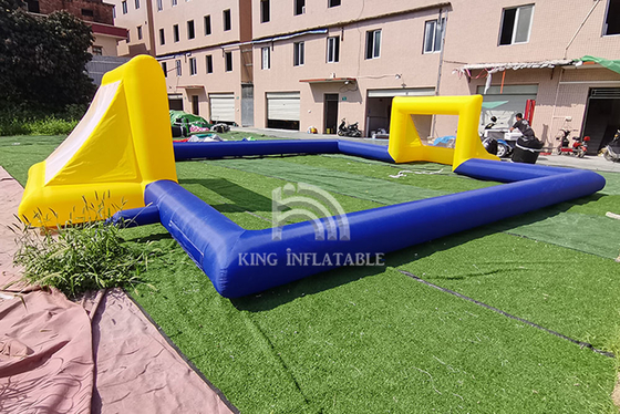 Campo di calcio gonfiabile interattivo all'aperto del campo di football americano gonfiabile per gli adulti dei bambini