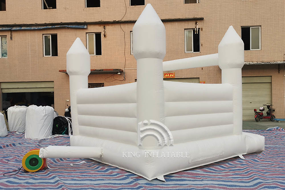 Letto di salto bianco gonfiabile del castello 13ft*11.5ft*10ft Jumper Bouncy Castle Wedding Decorations dei buttafuori per il partito