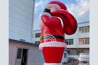 Decorazioni gonfiabili giganti di Natale della borsa del regalo di Santa Claus With A all'aperto