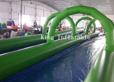 Città gonfiabile dell'acqua di slittamento della tela cerata del PVC vicoli gonfiabili della diapositiva 300m lungamente dei doppi