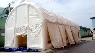 Puntura - tenda gonfiabile della prova chiara fatta con la tela cerata del PVC di 0.9mm, 12.7mL*5.7mW*3.07mH