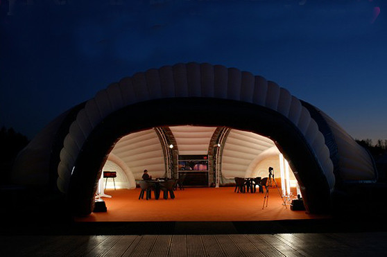 Tenda da campeggio gonfiabile con striscia luminosa a LED