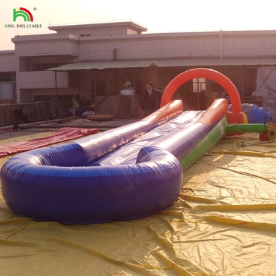 Gioco d'acqua gonfiabile One Lane Slip N Slide City Slide con tappeto morbido Slide d'acqua con piscina per eventi