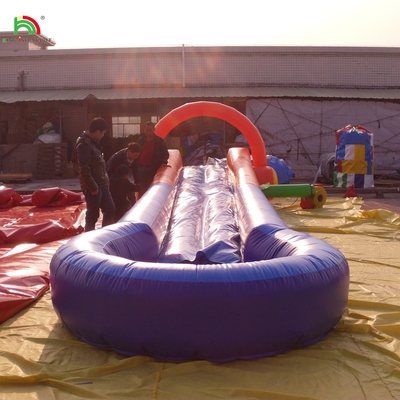 Gioco d'acqua gonfiabile One Lane Slip N Slide City Slide con tappeto morbido Slide d'acqua con piscina per eventi