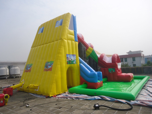 Castello commerciale personalizzato per bambini Parco giochi gonfiabile trampolino scivolo d'acqua salto combinato buttafuori
