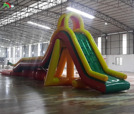 Parco giochi gonfiabile Campo sportivo gonfiabile scivolo con piscina