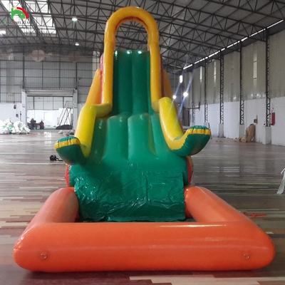 Parco giochi gonfiabile Campo sportivo gonfiabile scivolo con piscina