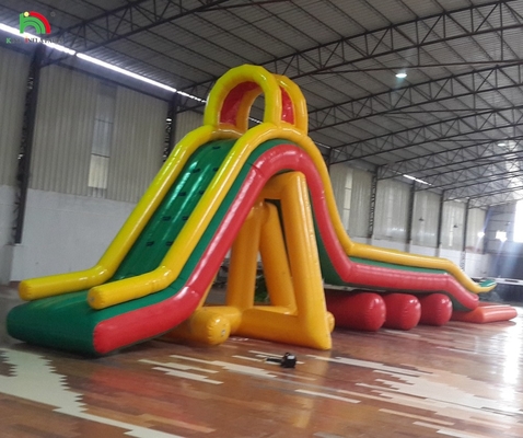 Parco giochi gonfiabile Campo sportivo gonfiabile scivolo con piscina