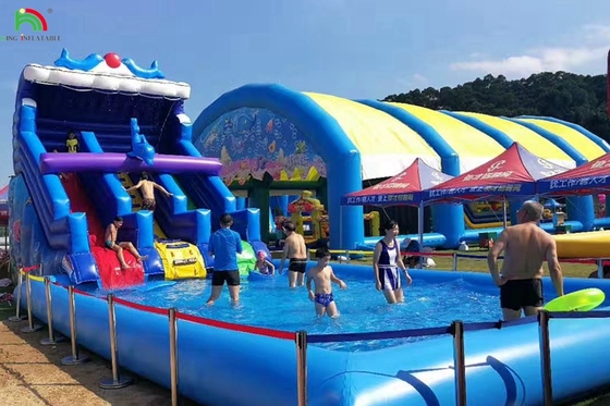Grande scivolo d'acqua gonfiabile con arcobaleno scivolo d'acqua a doppia corsia con piscina per adulti