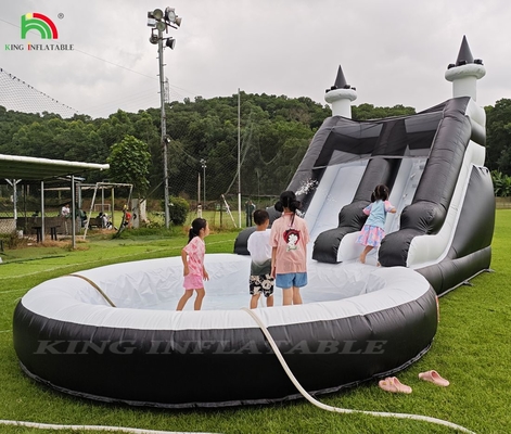 Slide d'acqua gonfiabile commerciale in bianco e nero con scivoli d'acqua gonfiabili