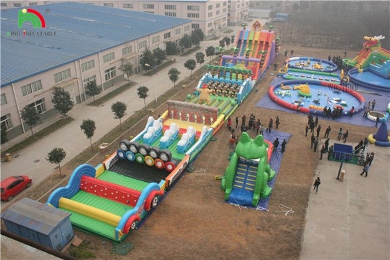 Giochi d'ostacolo gonfiabili giganti in PVC per adulti Giochi di corsa all'aperto Attrezzature per campi d'ostacolo