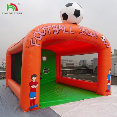 Gioco di lancio di calcio gonfiabile, tiro a calcio gonfiabile.