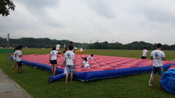 Sfida competitiva Corso di ostacoli gonfiabile a rimbalzo Materasso in PVC Corrente Corso gonfiabile Attrezzature per l'evento