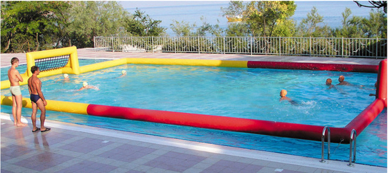 Gioco di sport acquatici gonfiabile Gioco gonfiabile di waterpolo Calcio Campo Arena Campo di calcio gonfiabile