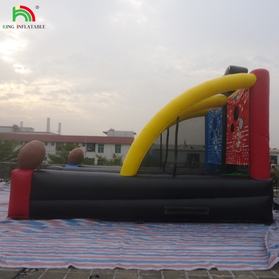 Giochi di divertimento gonfiabili all'aperto Sport Quarterback Blitz Gioco di lancio di calcio gonfiabile