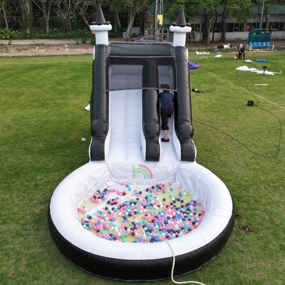 Scivolo d'acqua gonfiabile scivolo d'acqua bianco e nero scivolo per bambini con vasca d'acqua più grande