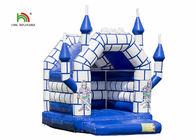 Aria commerciale bianca blu dei bambini che salta i giocattoli gonfiabili del castello con il tetto