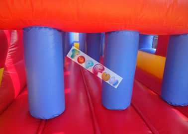 Città gonfiabile di divertimento dei bambini