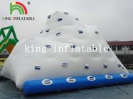 L'iceberg gonfiabile bianco dell'acqua del cortile/logo su ordinazione durevole del PVC ha stampato il giocattolo dell'acqua
