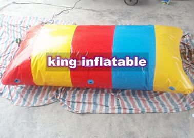 Chiazza gonfiabile della catapulta della striscia variopinta, giocattolo gonfiabile dell'acqua della tela cerata su ordinazione del PVC