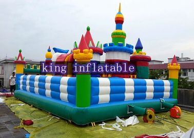 Parco di divertimenti gonfiabile di Disney con Mickey Mouse e Paperino