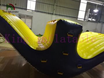 il galleggiamento gonfiabile enorme lungo del giocattolo/PVC dell'acqua di 5m barcolla movimento alternato per i giochi dell'acqua