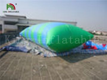 L'acqua gonfiabile divertente del PVC di EN14960 0.9mm parcheggia il giocattolo/buttafuori gonfiabili della chiazza
