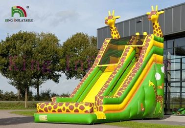 Lo scorrevole asciutto gonfiabile di giallo/verde giraffa del PVC personalizza lo scorrevole per le attività all'aperto