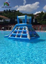 Giocattoli gonfiabili bianchi blu professionali dell'acqua che scalano lo scorrevole della torre con il tetto