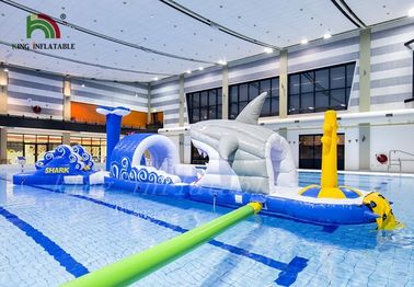 Mini parco blu dell'acqua di esplosione dello squalo/corso gonfiabile di Multiplay per i bambini