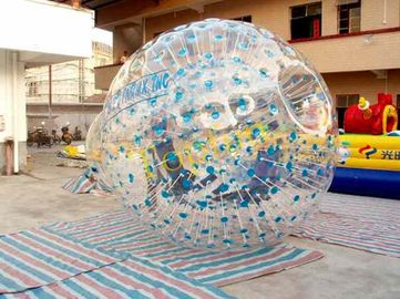 Una palla gonfiabile variopinta da 3 chilogrammi Zorbing delle persone 75 per il CE divertente di attività
