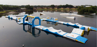 Gioco di salto di galleggiamento gonfiabile di sport di corsa ad ostacoli del parco dell'acqua dell'OEM
